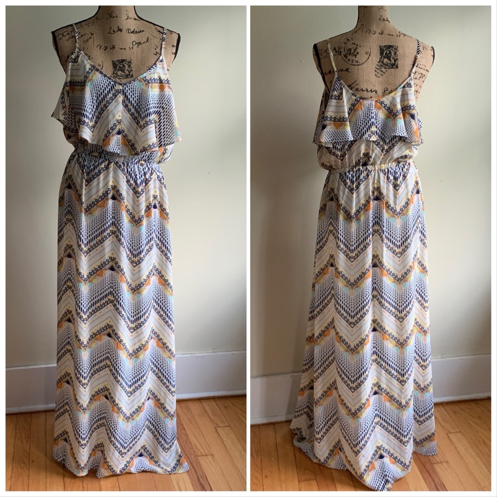Skies Are Blue 🛩 flounce maxi dress size L